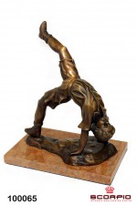 Бронзовая статуэтка «Играющий мальчик»