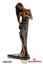 Бронзовая статуэтка «Девушка»