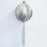 Шарик «Серебро с листиком и подвесом», 10 см