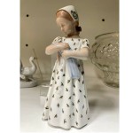 Фігурка Дівчина з лялькою, порцеляна, 20см